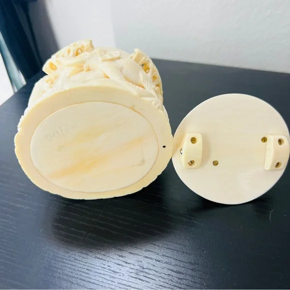 Indian Carved Container Box Animal Motifs and Elephant Finial Signed - Picture 8 of 17